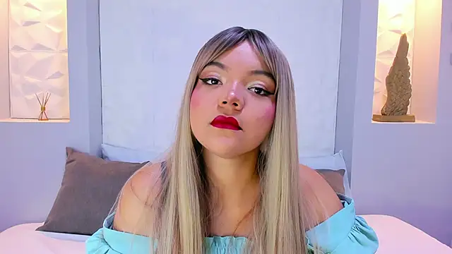 Snapshot of EmilyRouss_ chatting on February 24, 7:19 pm EmilyRouss online show from February 24, 7:19 pm
