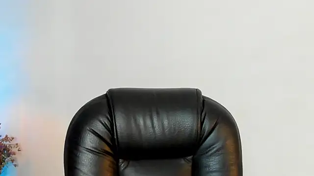 melody suarez online show from January 2, 8:57 pm