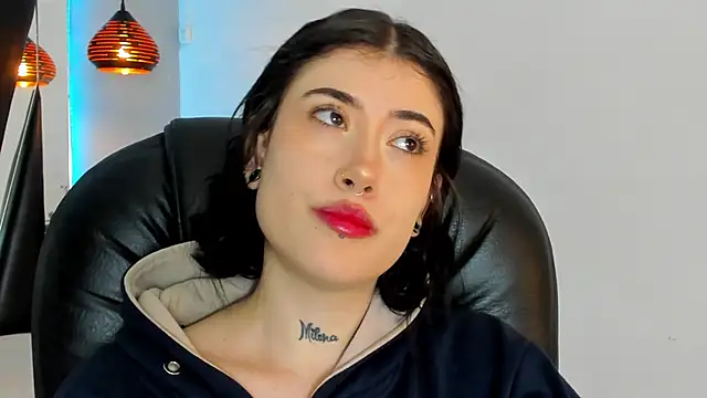 melody suarez online show from January 3, 7:29 pm