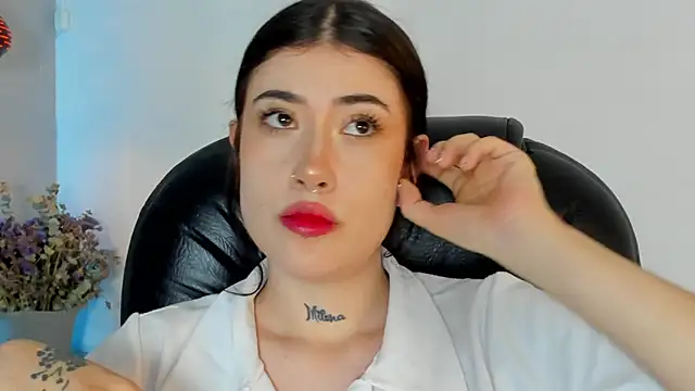 melody suarez online show from January 7, 8:10 pm