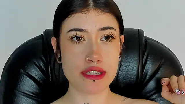 melody suarez online show from January 8, 2:25 am