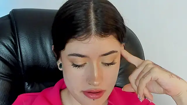 melody suarez online show from January 10, 1:42 am