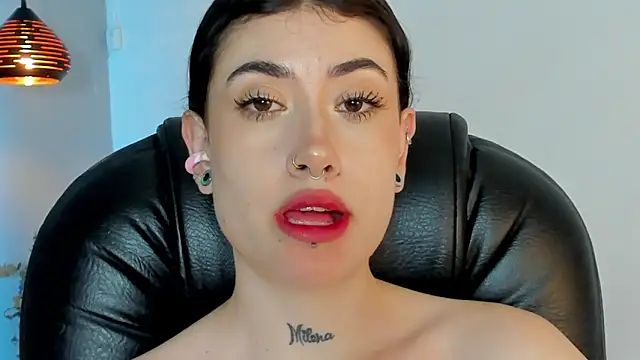 melody suarez online show from January 11, 1:37 am