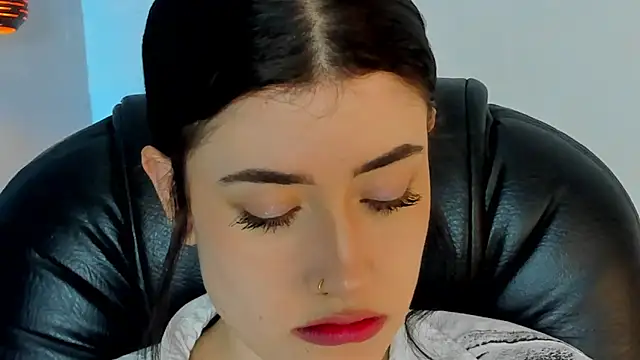 melody suarez online show from January 17, 7:38 pm