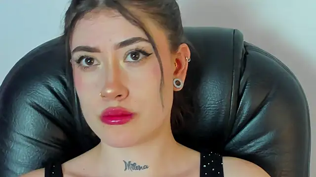 melody suarez online show from February 2, 11:11 pm