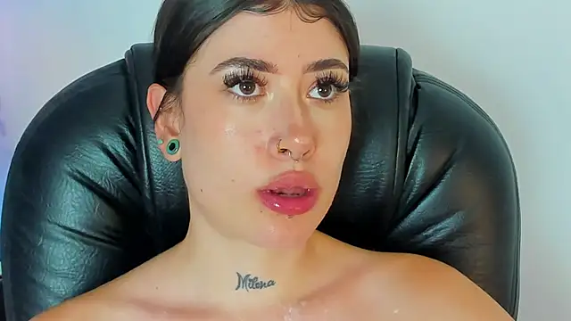 melody suarez online show from February 23, 7:28 pm