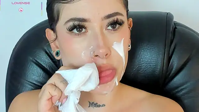 melody suarez online show from March 5, 10:54 pm