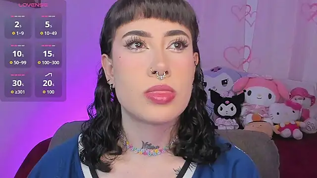 melody suarez online show from November 4, 10:53 pm