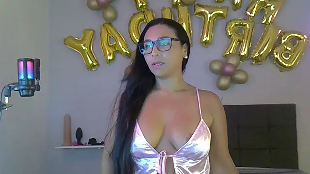 Snapshot of DIOSA-HOT chatting on February 10, 9:14 am DIOSA-HOT online show from February 10, 9:14 am