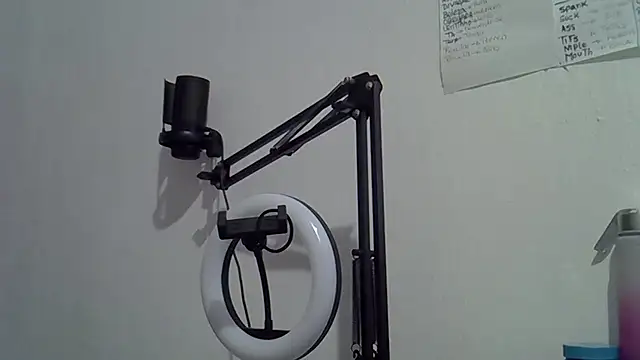 Snapshot of DIOSA-HOT chatting on March 9, 6:11 pm DIOSA-HOT online show from March 9, 6:11 pm