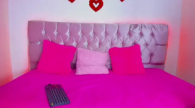 Snapshot of Cristal_moon1 chatting on December 26, 9:58 pm Cristal moon1 online show from December 26, 9:58 pm