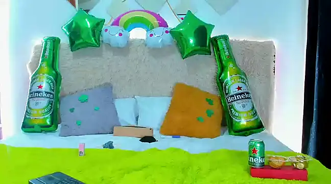 Snapshot of Cristal_moon1 chatting on March 18, 12:16 am Cristal moon1 online show from March 18, 12:16 am