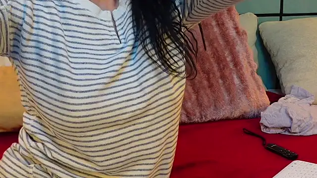 SarraRose online show from February 9, 7:41 pm