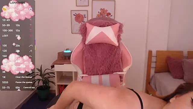 Dahlia  espresso online show from February 16, 8:05 pm