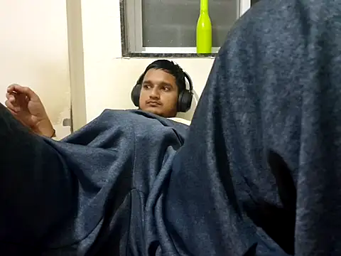 Jonrobinso online show from December 2, 6:03 pm