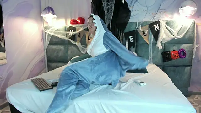 MelaniieRoux online show from October 28, 7:38 pm