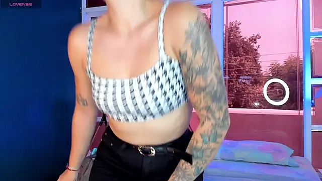 MelaniieRoux online show from March 27, 7:46 pm