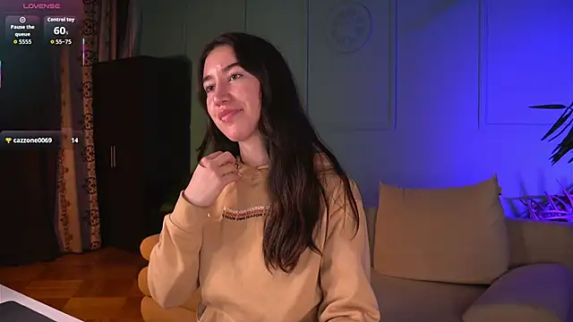 Belle Via online show from March 30, 2:07 pm