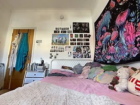 Snapshot of EmilyCleeveland chatting on July 2, 4:13 pm EmilyCleeveland online show from July 2, 4:13 pm