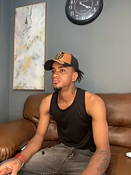 AaronCruz  online show from January 18, 7:37 pm