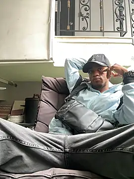 AaronCruz  online show from February 12, 1:06 pm