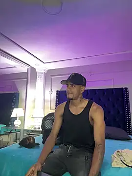 AaronCruz  online show from March 3, 10:59 pm