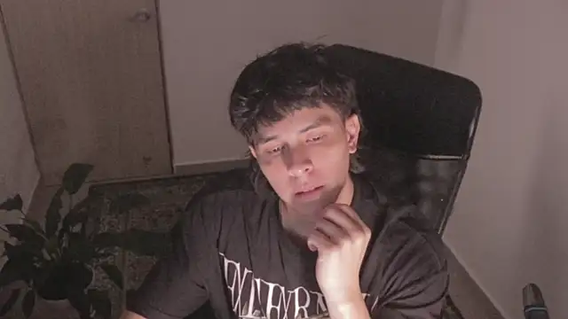 Snapshot of Tony_Hoffa chatting on January 14, 1:00 am Tony Hoffa online show from January 14, 1:00 am