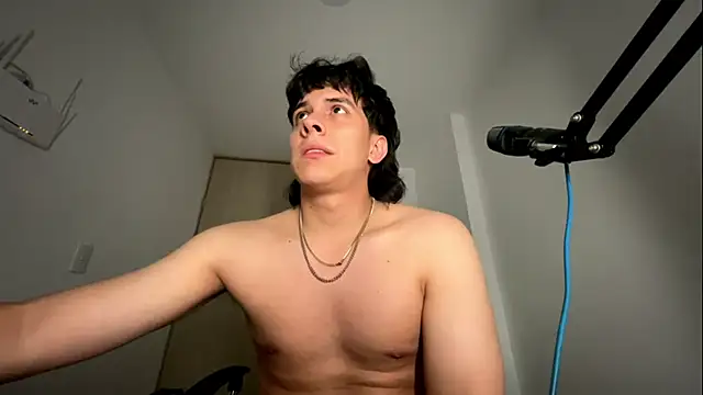 Snapshot of Tony_Hoffa chatting on January 19, 5:44 am Tony Hoffa online show from January 19, 5:44 am