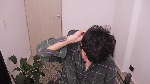 Snapshot of Tony_Hoffa chatting on February 8, 6:44 pm Tony Hoffa online show from February 8, 6:44 pm