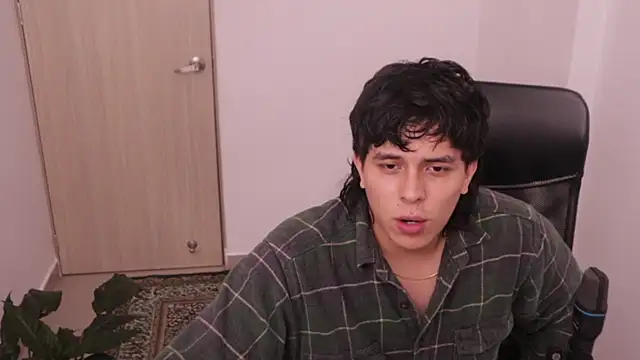 Snapshot of Tony_Hoffa chatting on February 11, 6:57 pm Tony Hoffa online show from February 11, 6:57 pm