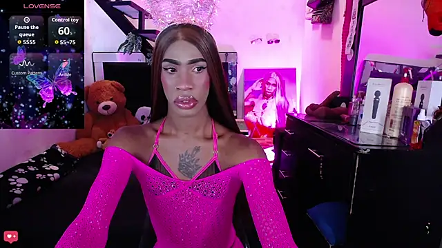 Kendall Gil online show from April 15, 6:15 pm