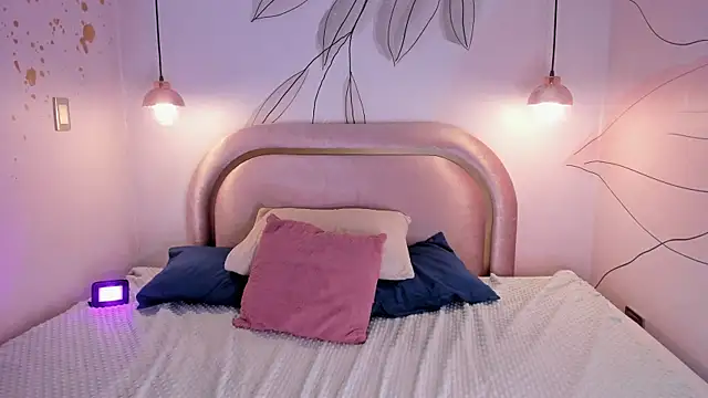 LottiCarter online show from August 1, 8:19 pm