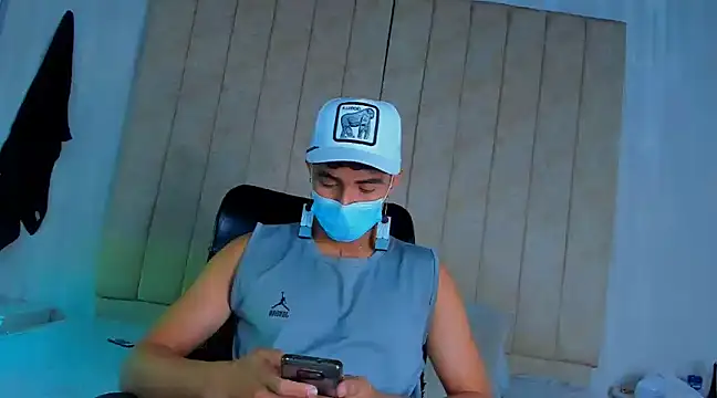 Snapshot of Muichiro_tokito1 chatting on December 28, 2:32 pm Muichiro tokito1 online show from December 28, 2:32 pm