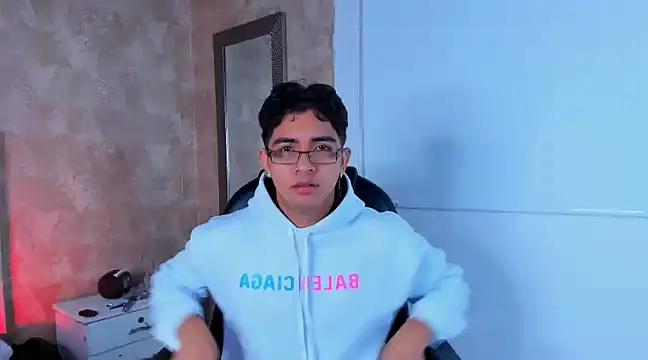 Snapshot of Muichiro_tokito1 chatting on December 31, 1:52 pm Muichiro tokito1 online show from December 31, 1:52 pm