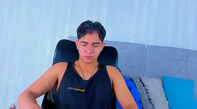 Snapshot of Muichiro_tokito1 chatting on January 10, 4:12 am Muichiro tokito1 online show from January 10, 4:12 am