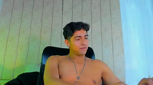 Snapshot of Muichiro_tokito1 chatting on January 21, 4:10 am Muichiro tokito1 online show from January 21, 4:10 am