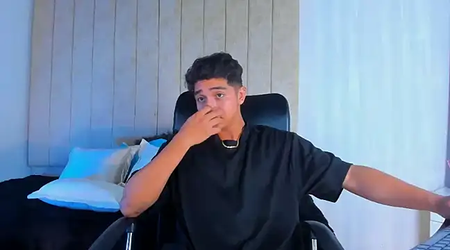 Snapshot of Muichiro_tokito1 chatting on February 5, 3:45 am Muichiro tokito1 online show from February 5, 3:45 am