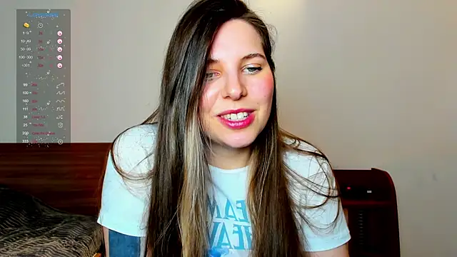 Snapshot of Annie_aww chatting on January 4, 10:34 pm Annie aww online show from January 4, 10:34 pm