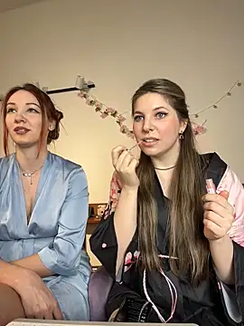 Snapshot of Annie_aww chatting on March 22, 9:21 pm Annie aww online show from March 22, 9:21 pm