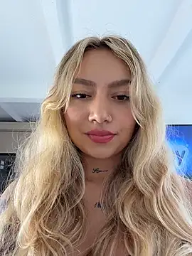 Snapshot of amanda-medrano1 chatting on July 3, 4:57 pm amanda-medrano1 online show from July 3, 4:57 pm