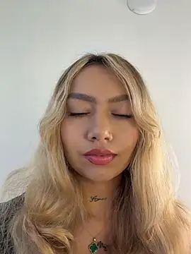 Snapshot of amanda-medrano1 chatting on July 28, 2:35 pm amanda-medrano1 online show from July 28, 2:35 pm