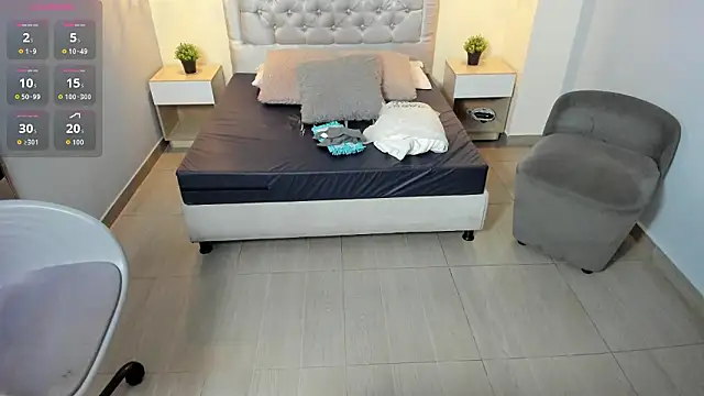 escarleth   online show from February 21, 1:23 pm