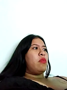 Snapshot of Miia_grand chatting on December 20, 6:35 pm Miia grand online show from December 20, 6:35 pm