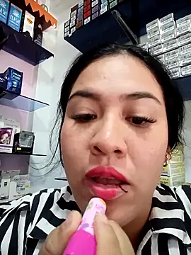 Snapshot of Miia_grand chatting on November 27, 12:29 pm Miia grand online show from November 27, 12:29 pm