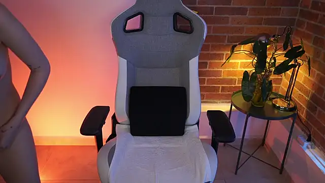 Snapshot of anyacutex chatting on January 18, 7:37 pm anyacutex online show from January 18, 7:37 pm