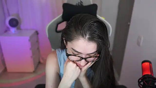 Snapshot of anyacutex chatting on October 25, 9:53 pm anyacutex online show from October 25, 9:53 pm