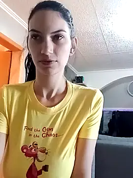 Snapshot of MeanGirl93 chatting on September 18, 8:05 am MeanGirl93 online show from September 18, 8:05 am