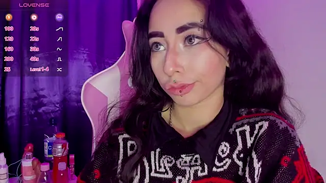 hanna  azumi online show from January 25, 6:45 am