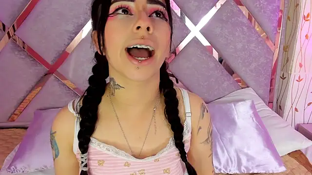 hanna  azumi online show from February 28, 7:58 am