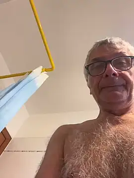 Snapshot of 4n4l1zz4m1 chatting on December 25, 9:24 am 4n4l1zz4m1 online show from December 25, 9:24 am